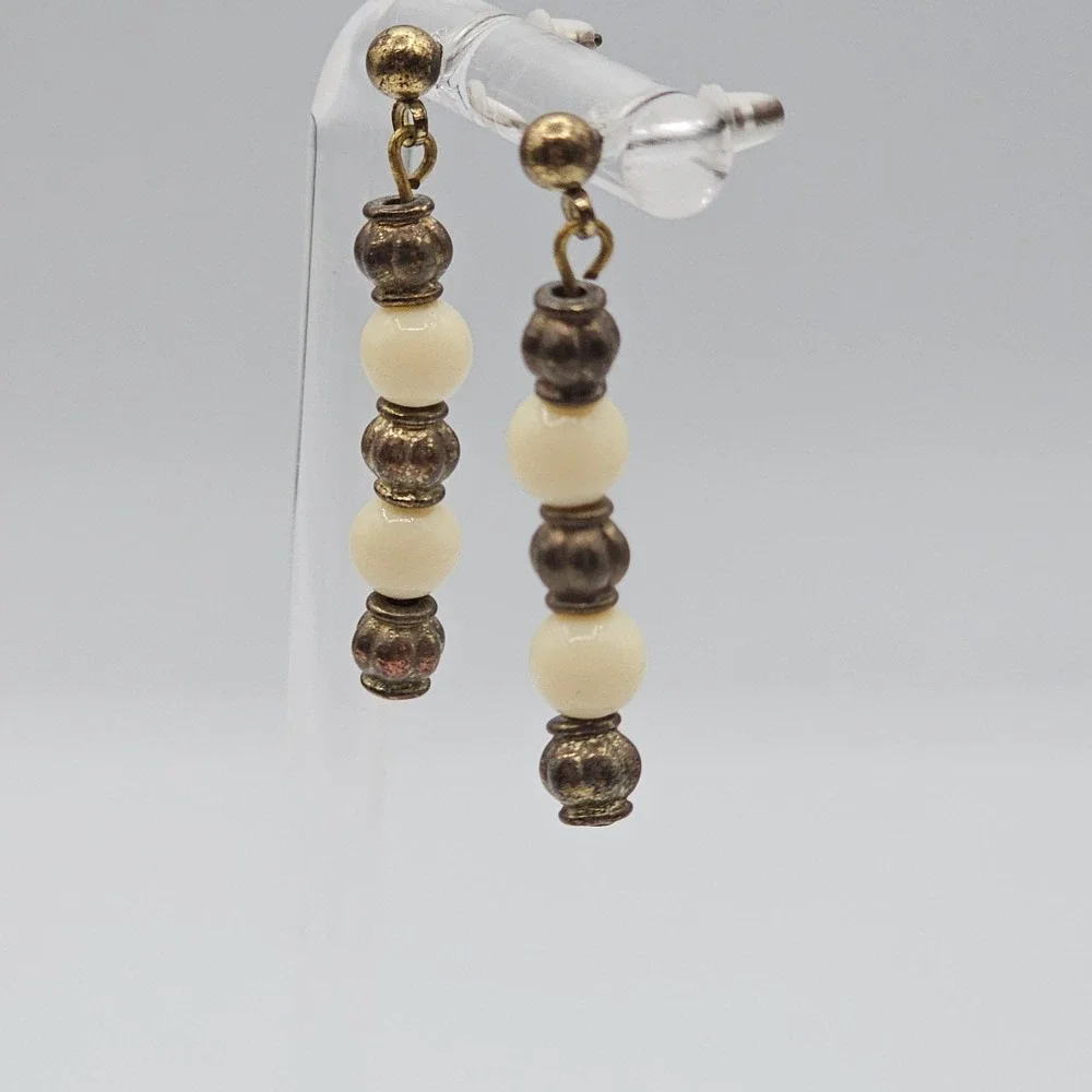 Vintage‎ Beaded Dangle Earrings Cream Gold Tone Boho Drop 1.25
